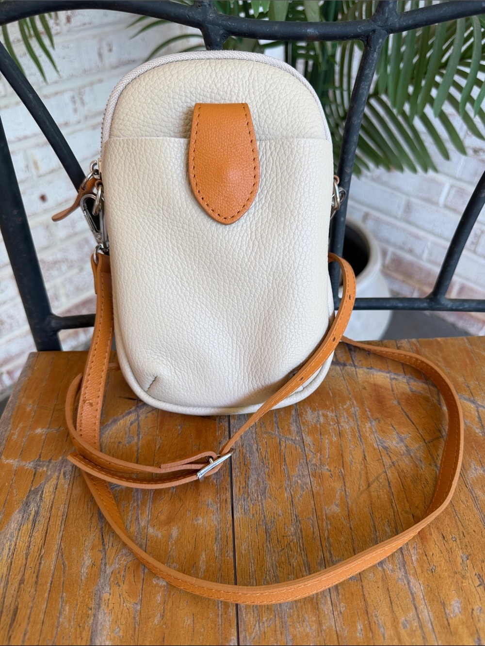 Divini Firenze Tan Leather Phone Purse with Suede Interior